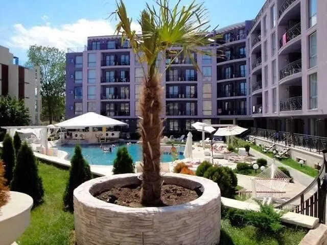 Апартаменты в рейнбоу 3 *