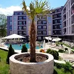 Apartament в рейнбоу 3 *